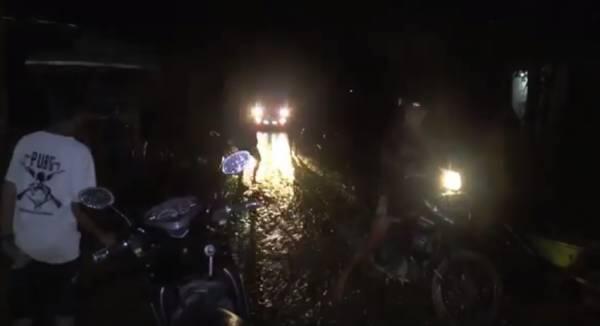 Takut Banjir Bandang Susulan, Warga Pilih Mengungsi di Tempat Aman