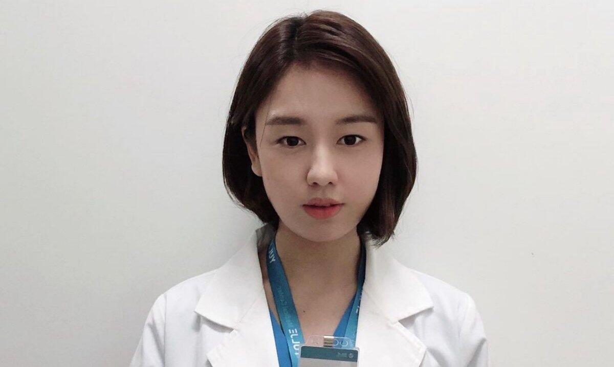 Aktris 'Hospital Playlist' Ahn Eun Jin Resmi Gabung Agensi Song Hye Kyo