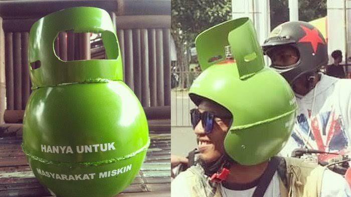 Desain Helm Absurd, Unik, Lucu, dan Bikin Ketawa yang Melihatnya