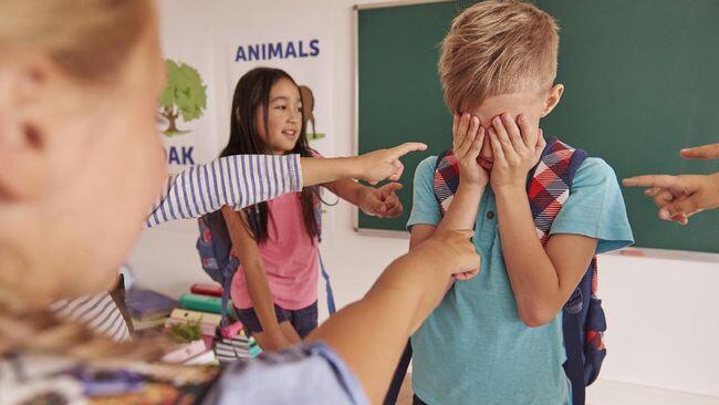 Masa Kecil Menjadi Korban Bullying, Pria Ini Buktikan Sukses di Usia Muda! Memotivasi
