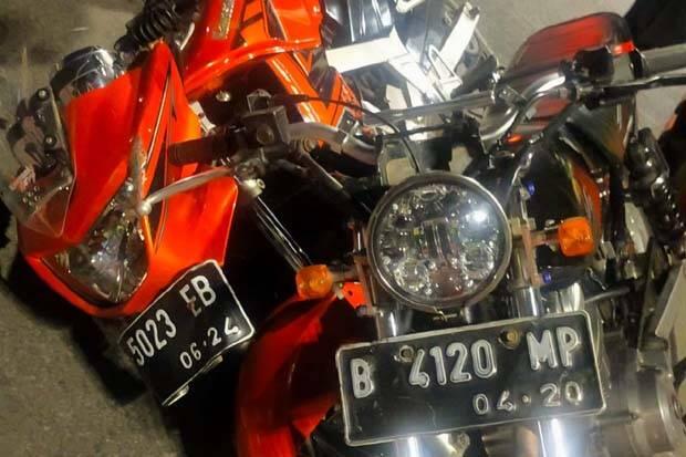 Kecelakaan di Pasar Baru, 2 Motor Rusak Tapi Pengendara Selamat
