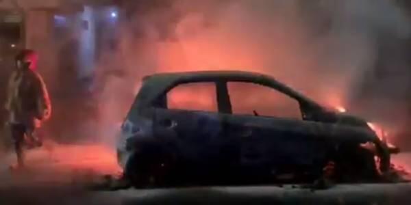 Gadis Cantik Blitar Nyaris Terbakar dalam Mobil, Untung Cepat Keluar