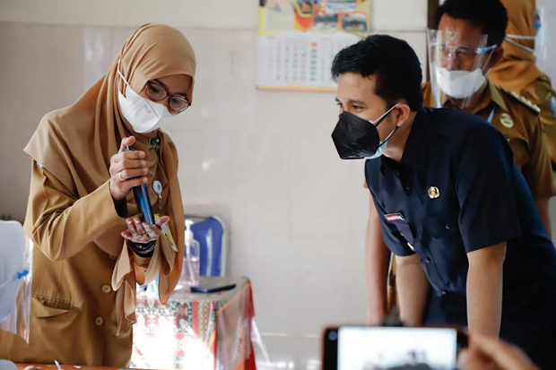 Wagub Emil Tinjau Pelaksanaan PTM di Lamongan, Ini Hasilnya