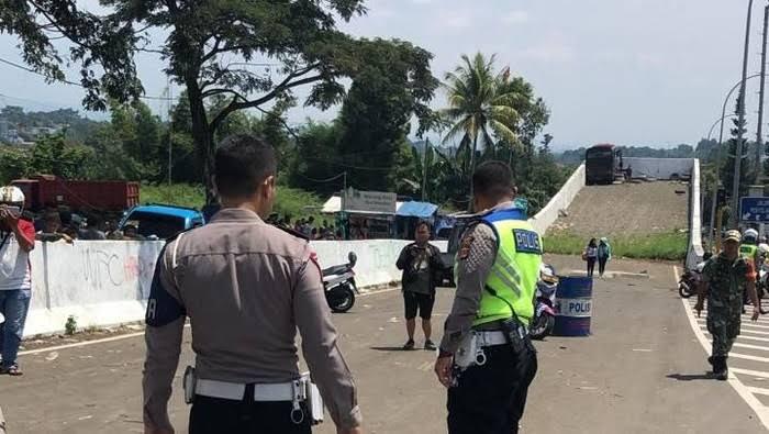 Pahami Manfaat Jalur Penyelamatan, Bukan untuk Parkir Kendaraan atau Tempat Berjualan