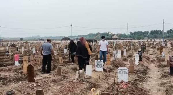 Sejumlah Makam Khusus Covid-19 di TPU Rorotan Cilincing Mendadak Ambles