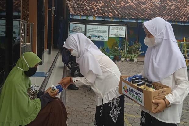 MNC Peduli Dukung Santri Sadar Prokes, Bagikan Bantuan New Normal Kit di Kulonprogo