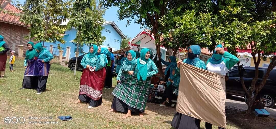 Keseruan Memperingati Hari Kemerdekaan Ala Ibu-ibu PKK, Heboh Banget!