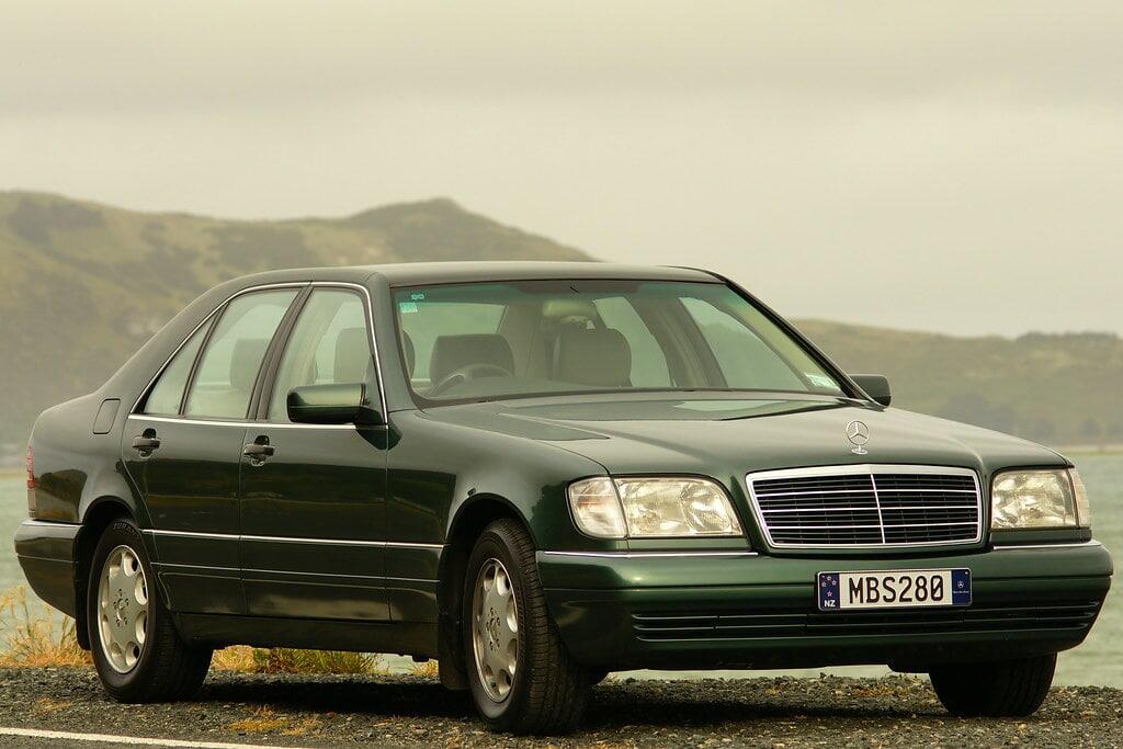 Review Mercedes-Benz W140, Sedan yang Pernah Dipakai Presiden Soeharto