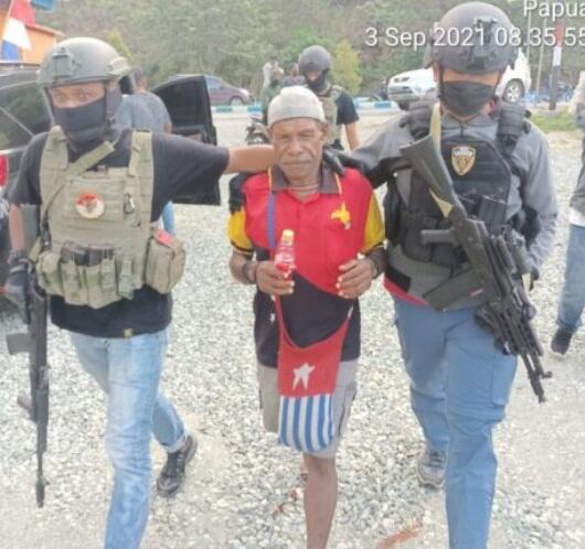 Polda Papua Tangkap Dua Penyuplai Senjata untuk KKB di Jayapura