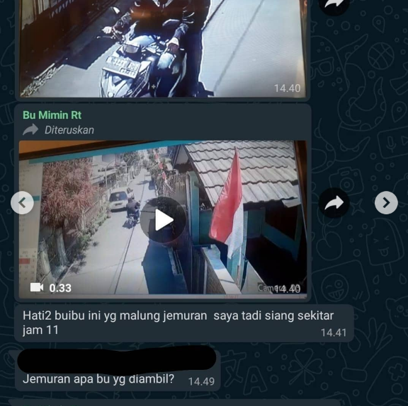 Video CCTV Maling 'KOPLAK' ! Nekat Curi Paket Kurir Dan Jemuran Di Siang Bolong !