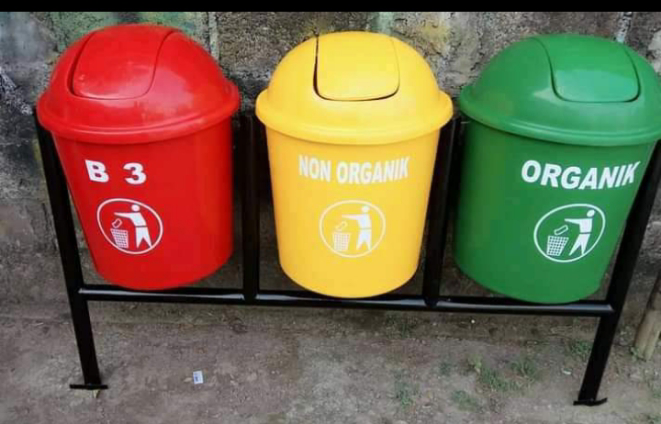 Pabrikasi Tempat Sampah