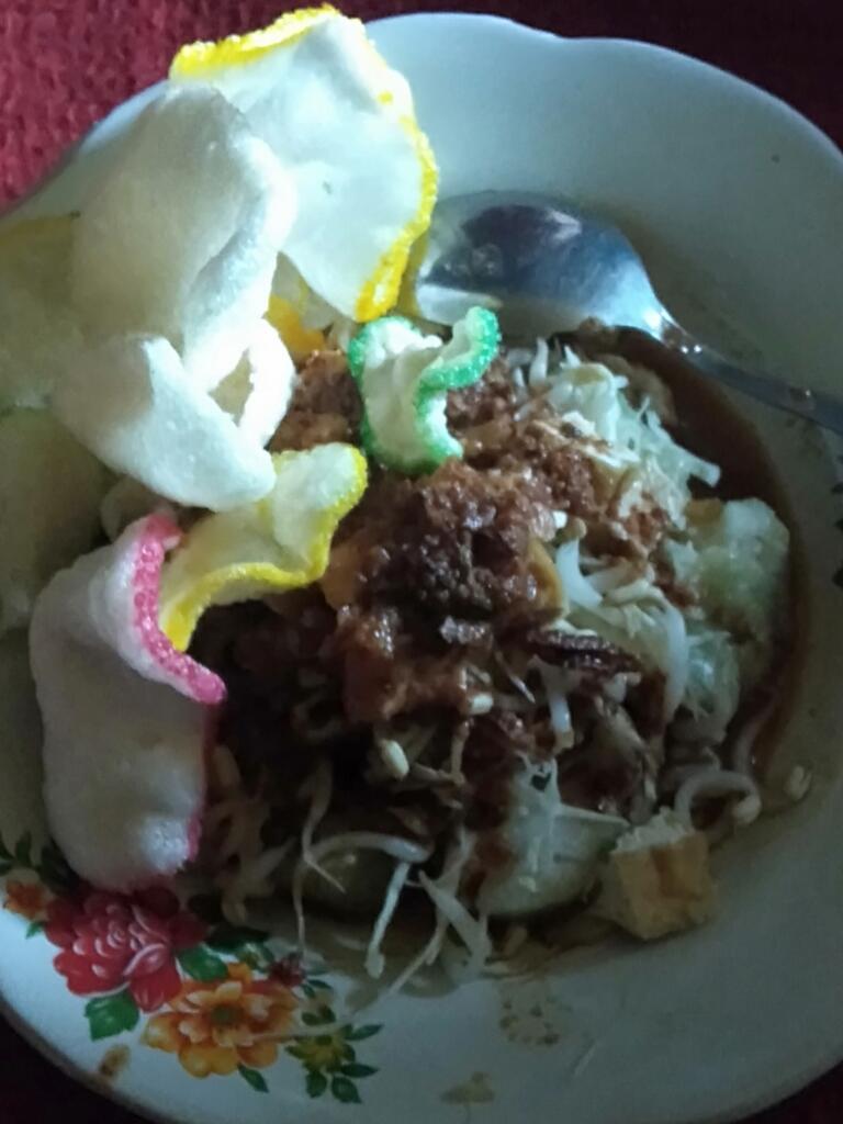 Lagi Males Masak, Males Makan Bikin Tahu Campur Aja Yuk?