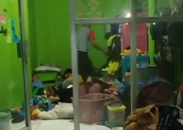 Viral, Pria Diduga Ustad di Pondok Pesantren Aniaya Santri Anak-anak