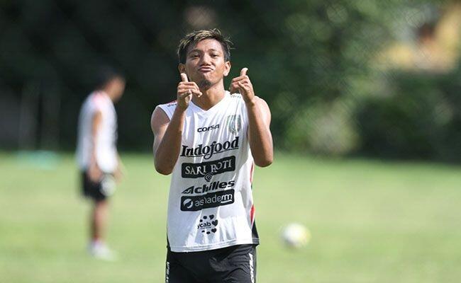 Untuk Kesekian Kali, Tendangan Kung Fu Warnai Sepak Bola Indonesia