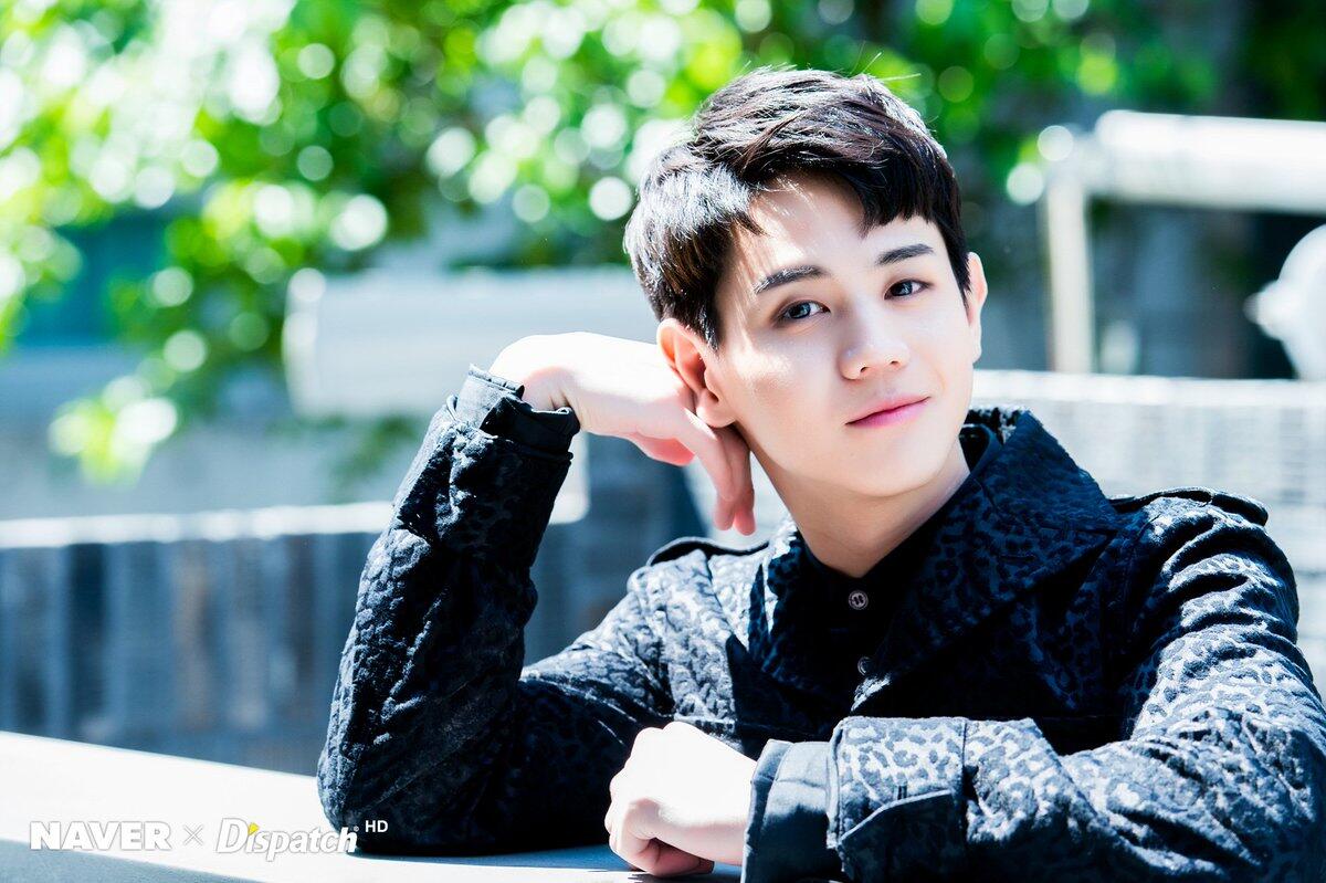 Comeback Bulan Ini, Photocard Album Yoseob 'Highlight' Buat Netizen Terkejut 