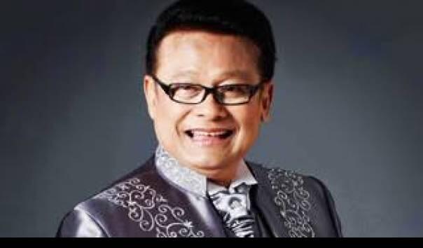 Penyanyi Koes Hendratmo Meninggal Dunia