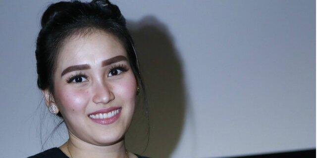 Ayu Ting Ting Melaporkan KD ke Polisi karena Menghina Anaknya, Apakah Itu Lebay?