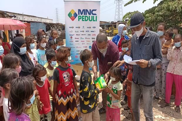 MNC Peduli Distribusikan Susu ke Pemulung dan Tunawisma di Koja Jakarta Utara