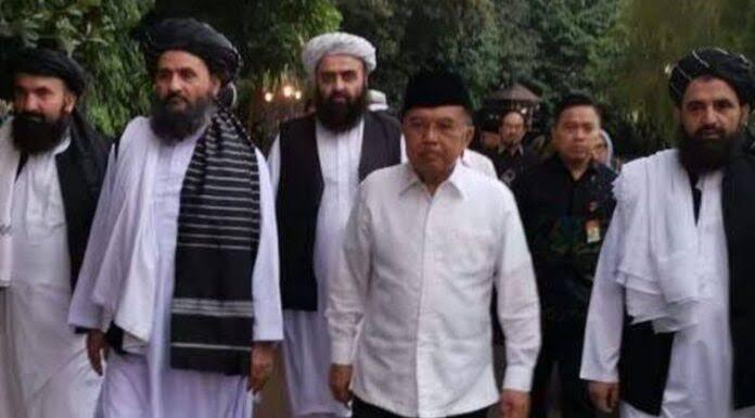 Viral 2 Maling Hanya Pakai Celana Dalam Bak Tuyul, Ambil Kotak Amal di Masjid