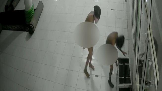 Viral 2 Maling Hanya Pakai Celana Dalam Bak Tuyul, Ambil Kotak Amal di Masjid