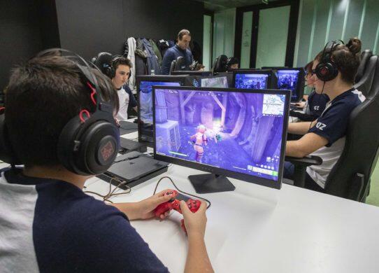 Game Feeding Frenzy Dijadikan Turnamen E-Sport, Seberapa Mustahil?