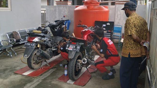 Servis di Bengkel Resmi, Driver Ojek Online Pengguna Motor Yamaha Dapat Dic 50 %