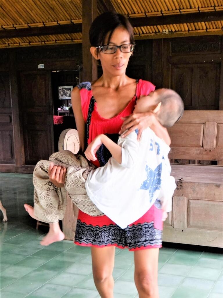 Kaum Ibu di Indonesia: Demi Obat Anak-anak Kami, Tolong Legalkan Ganja