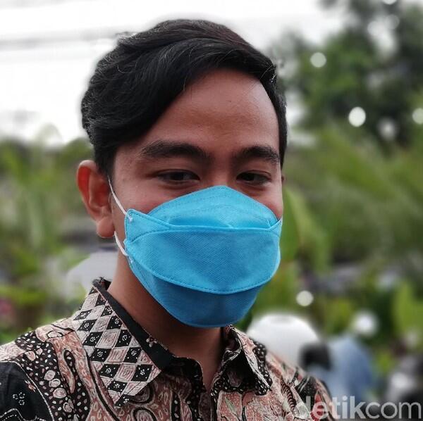 Saling Puji Berlanjut! Gibran: Anies Role Model, Sukses Bangun Jakarta