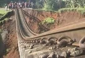 Mengapa Nyaris Semua Kereta Wajib Berhenti Di Stasiun Cipeundeuy?