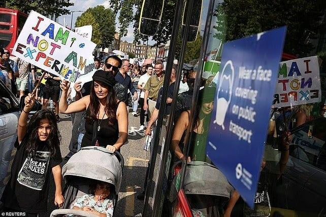 &quot;Worldwide Rally for Freedom&quot; menolak kewajiban Vaksin