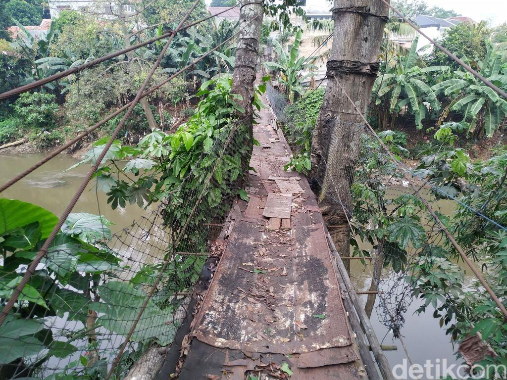 Beda Nasib Jembatan Gantung: Di Mamasa Beres, di Jaksel Menanti Solusi