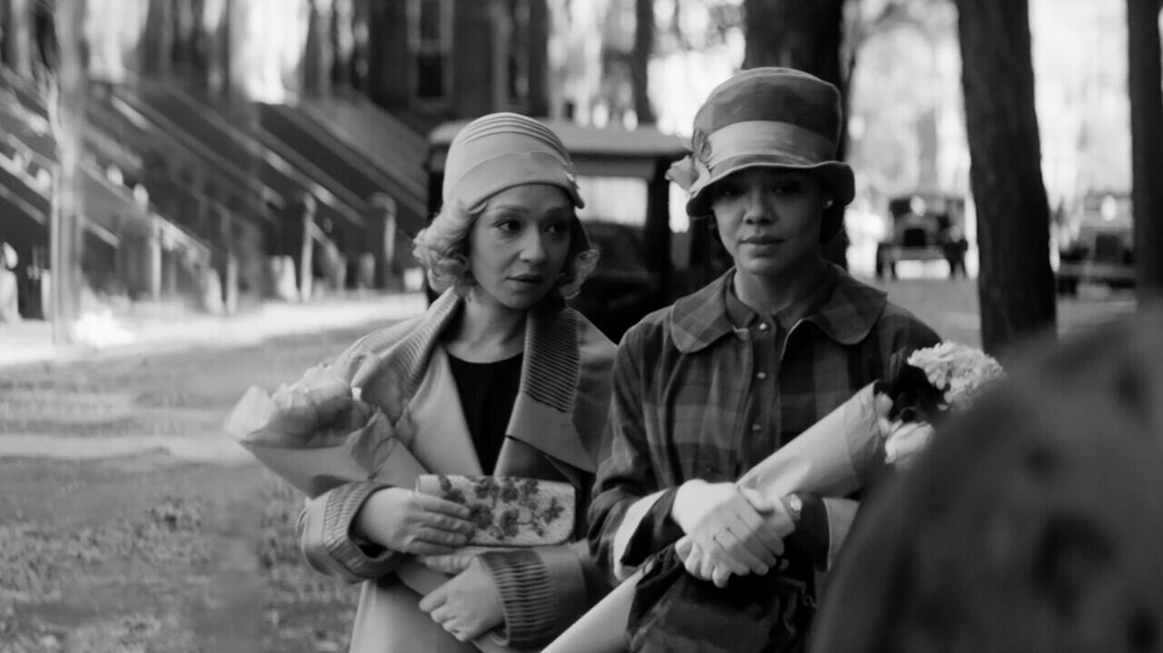 ‘Passing,’ Sebuah Karya Elegan dari Rebecca Hall