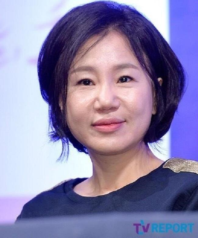 Tahu Gak Sih, 4 Penulis Drama Korea Sukses Ini Dulunya Punya Pekerjaan Berbeda