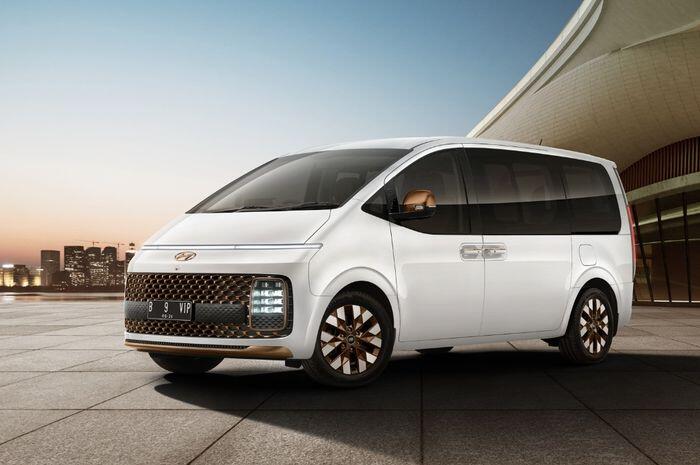 Review dan Perbandingan Hyundai Staria vs Toyota Alphard