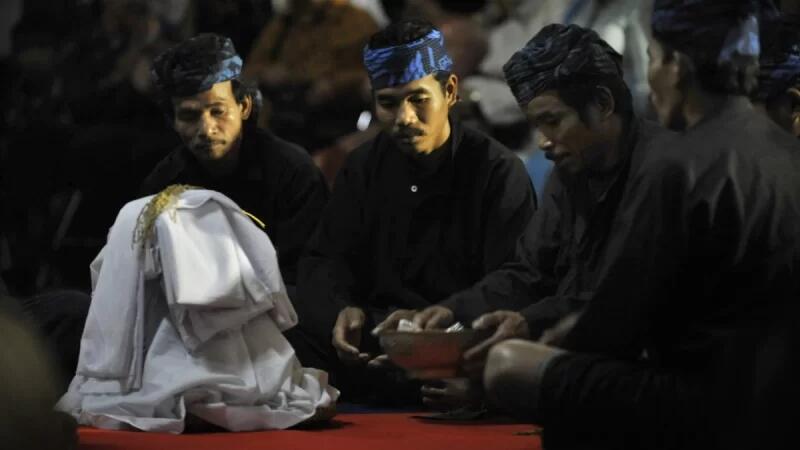 Mencari Kesetaraan Posisi Agama Minoritas di Indonesia