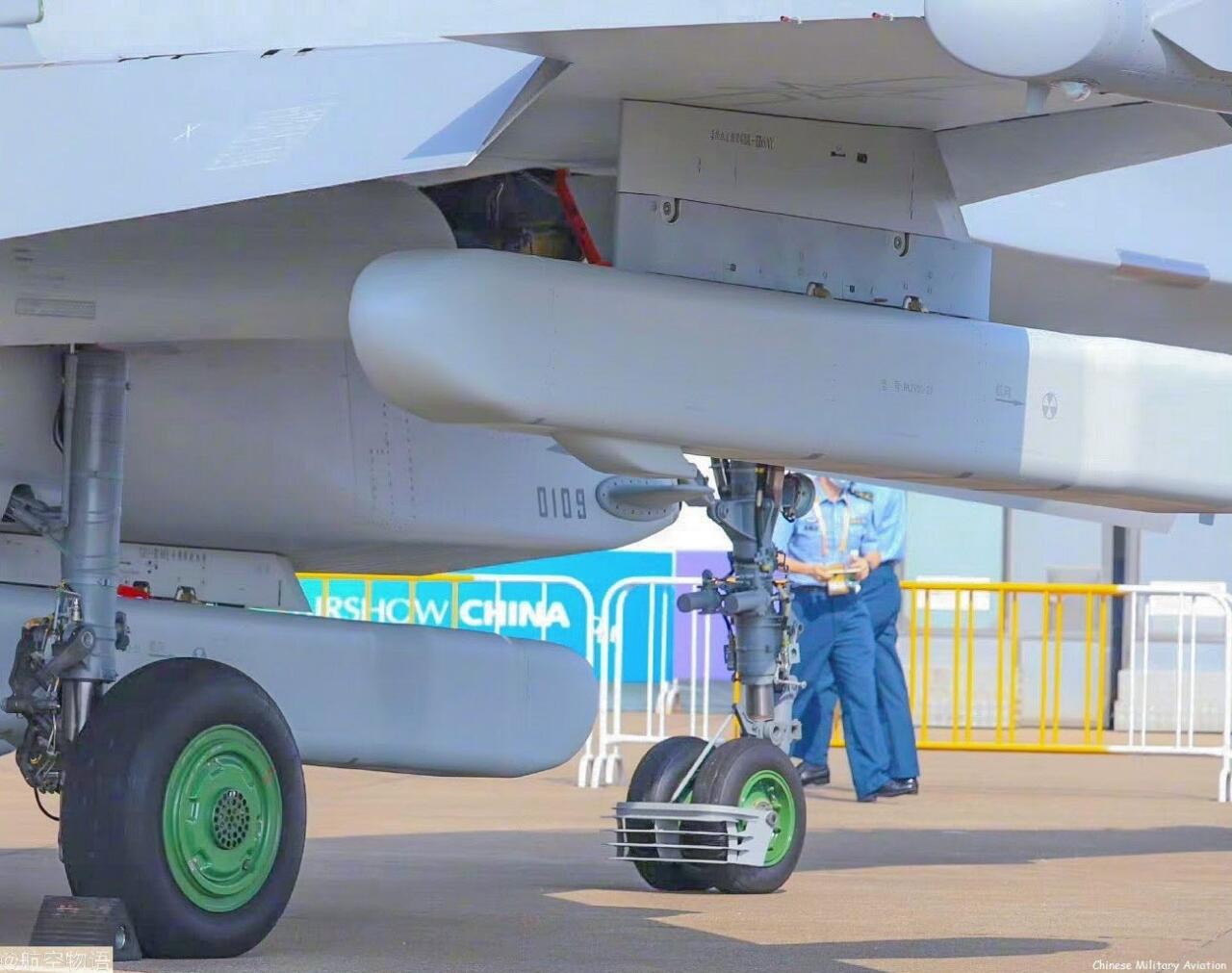 Shenyang J-16D | Flanker dengan Cita Rasa Growler