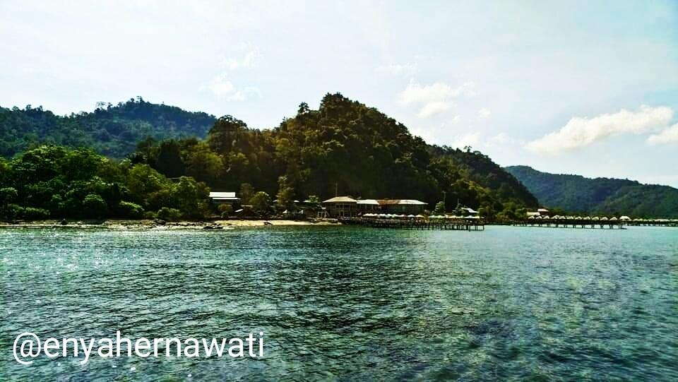 Menara Eiffel di Pantai Lhok Seudu, Aceh