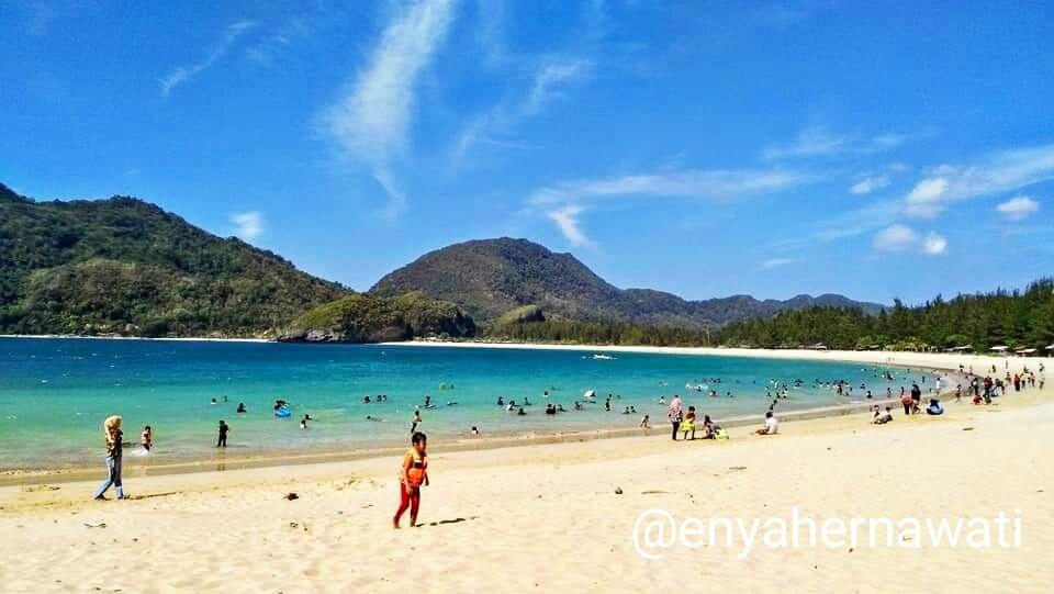 Menara Eiffel di Pantai Lhok Seudu, Aceh