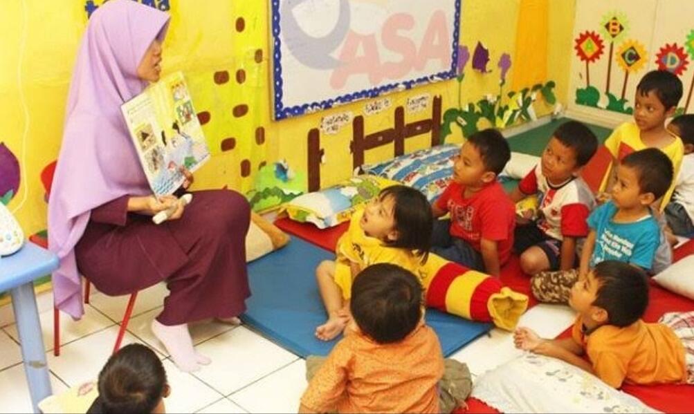 Jika Murid Menuntut Ilmu Kepada Guru, Kemana Guru Akan Menuntut Haknya?