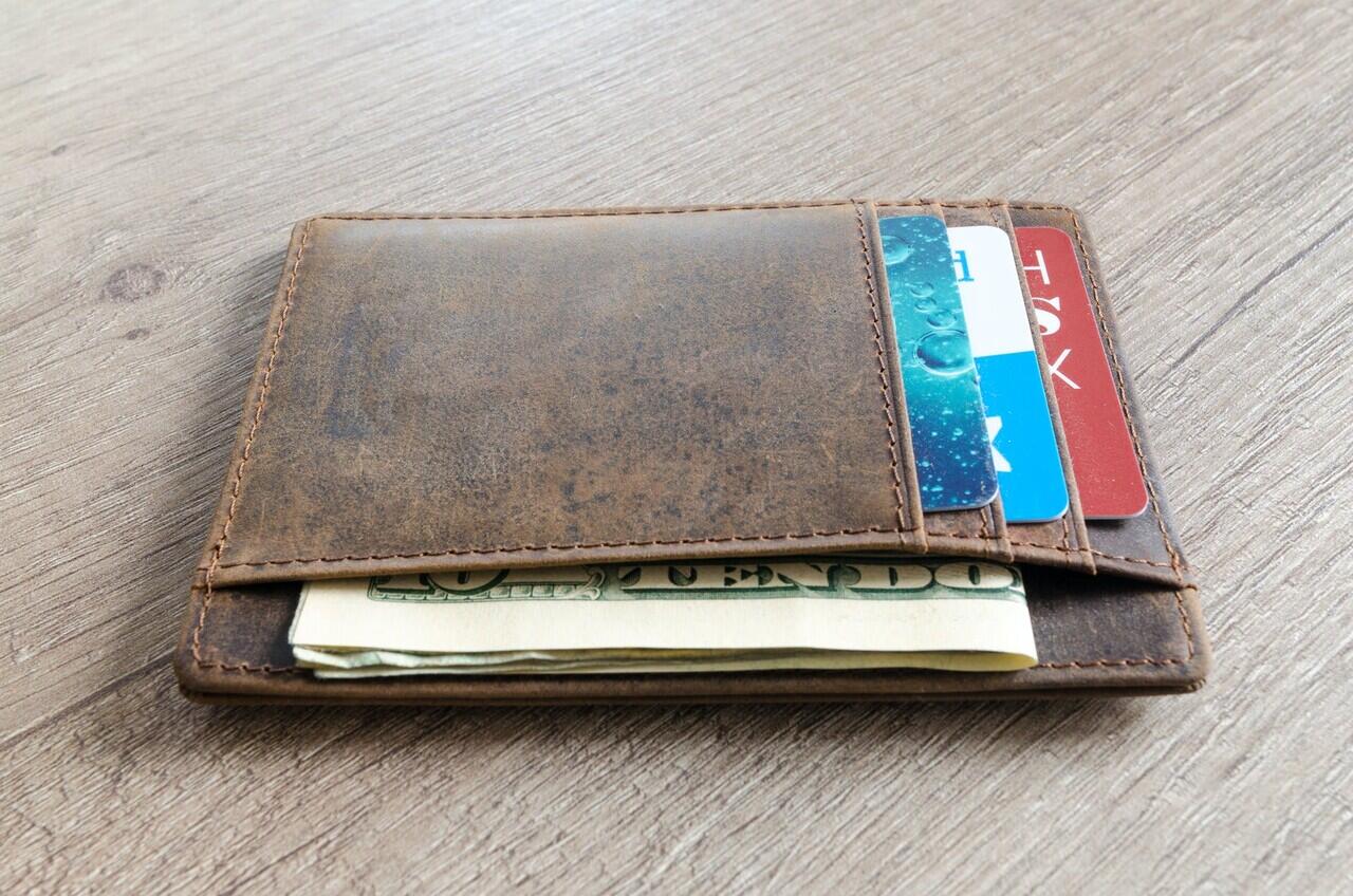 Tips Merawat Dompet Cantik Dari Kulit Sintetis Agar Awet