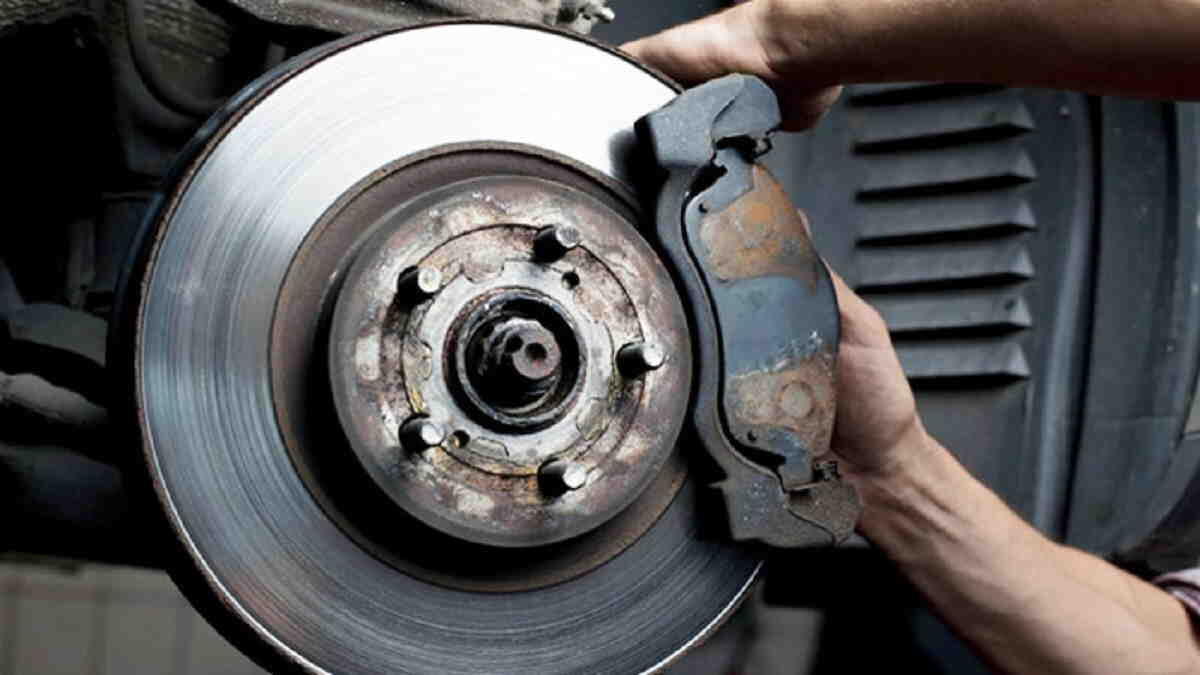 Cara Mengetahui Jika Kampas Rem Mobil Kamu Habis, Kenali Ciri-Cirinya!