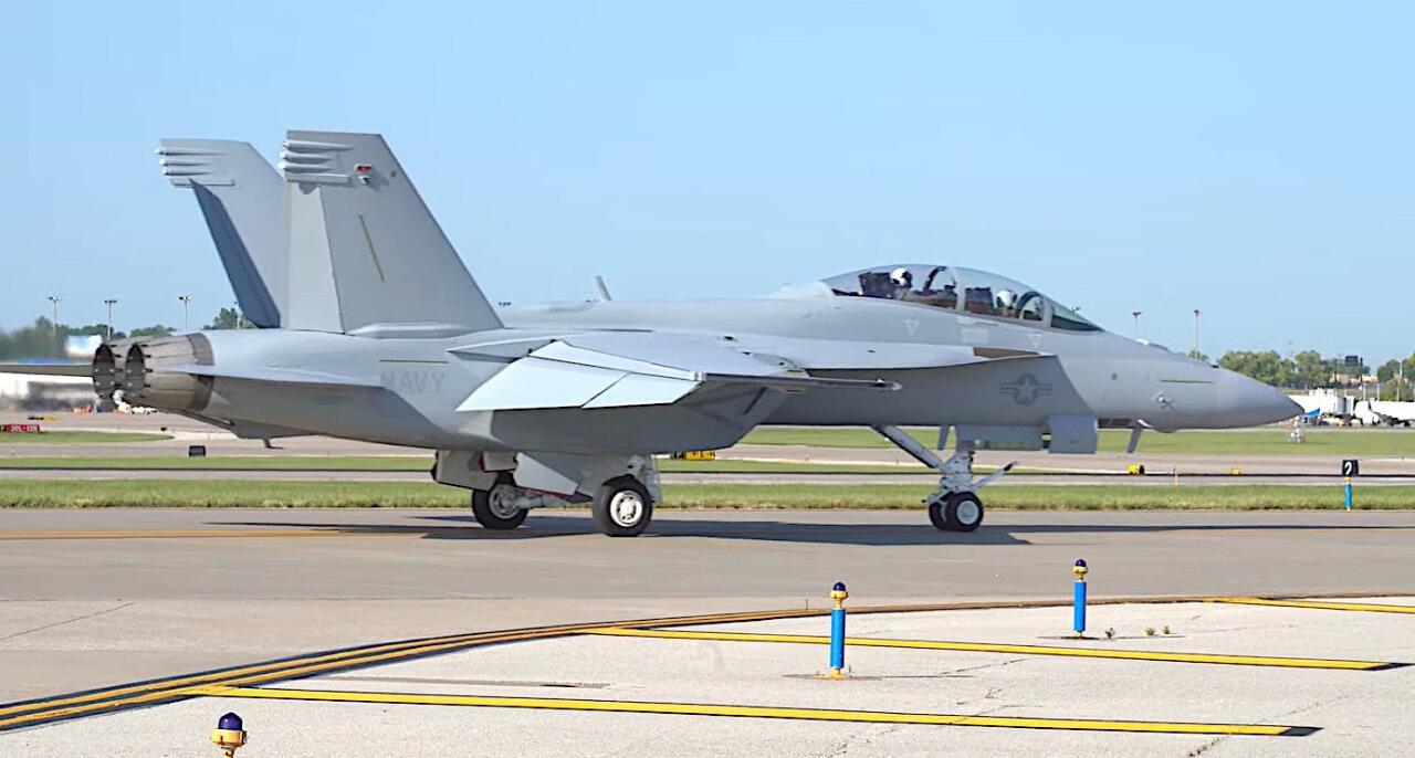 &#91;UPDATE&#93;: Pengiriman Pertama Super Hornet Block III dan F-35 ke-700