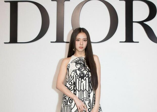 CEO Dior Siap Membawa Jisoo 'BLACKPINK' Kalau YG Ent Memecatnya