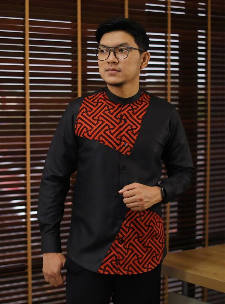 Memiliki Corak Yang Menarik, Kemeja Muslim Ini Menjadi Paling Diminati