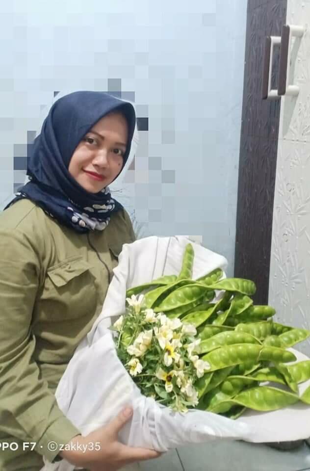 Suami Penggemar Petai, Istri Kasih Sebuket Bunga Campur Pete di Hari Ulang Tahunnya
