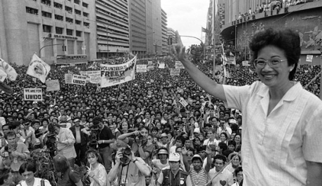 Revolusi EDSA, Revolusi Tak Berdarah Di Filipina