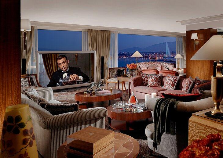 Sewa Per Malamnya Setara Rp.1,1 Milyar, Inilah Mewahnya Kamar Penthouse Royal Suite !