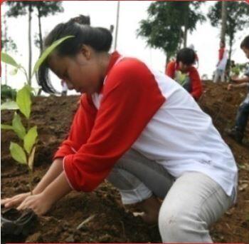 Ami ‘Si Ratu Sampah’ di Sekolah
