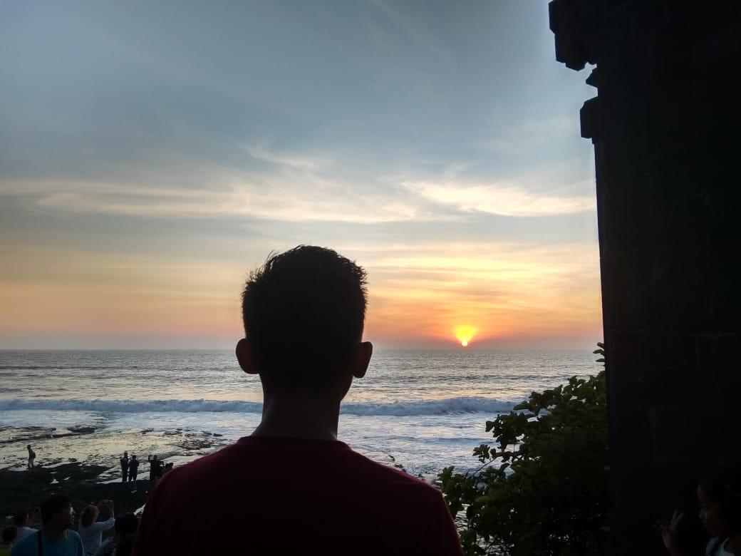 Cinta Dalam Konsepsi Pemikiran Erich From