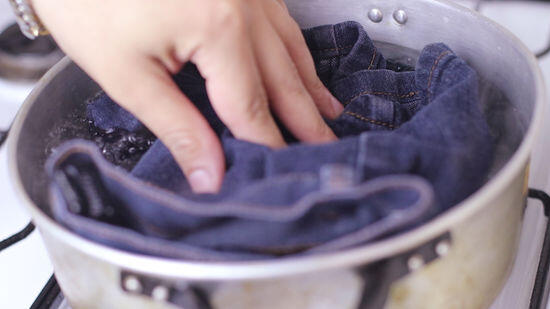 Trik Mudah Mengatasi Celana Jeans yang Terlalu Ketat